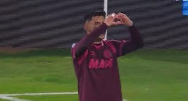 Con un gol de Aquino, Lanús abrió el marcador  ante Talleres 