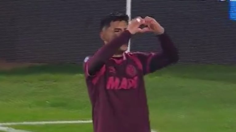 Con un gol de Aquino, Lanús abrió el marcador ante Talleres