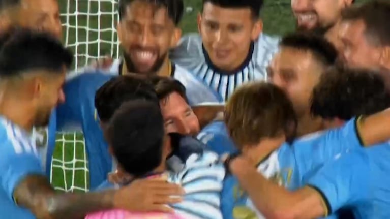 El gol de penal de Messi para el 3 a 0 ante Benín en su despedida de la Selección