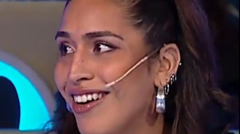 Reni desbordó de personalidad en Ahora Caigo