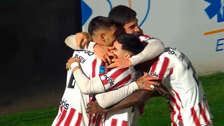Mosevich para el segundo gol de Instituto y el descuento de Estudiantes de Río Cuarto con Valenti