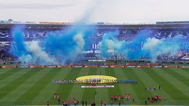 El impactante recibimiento de la hinchada de Talleres en el Kempes