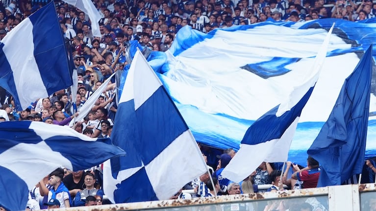 El impactante recibimiento de la hinchada de Talleres en el Kempes