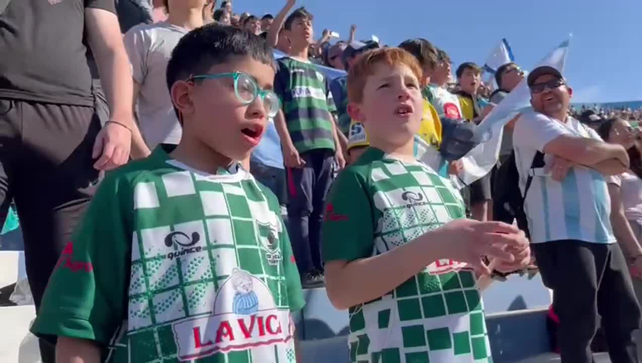 Los niños que cumplieron el sueño de ver a Los Pumas