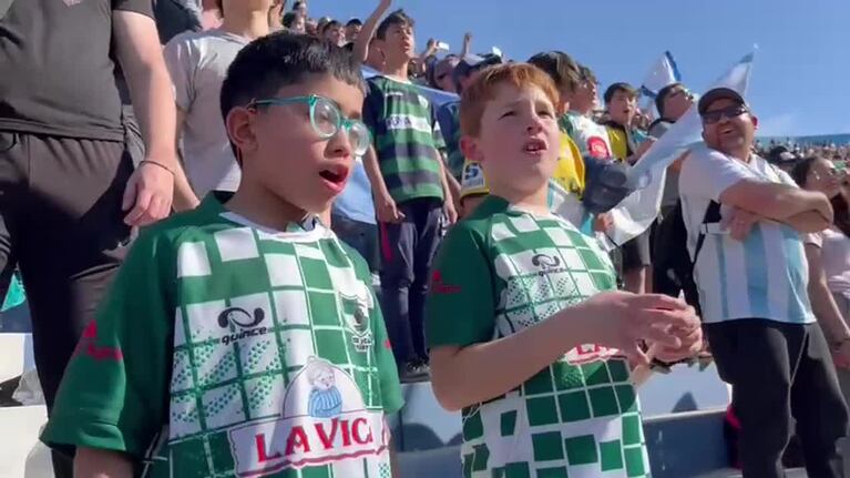 Los niños que cumplieron el sueño de ver a Los Pumas