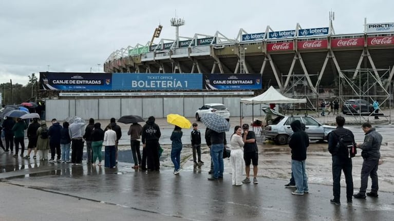 Malestar de los hinchas por el canje de entradas físicas para ver a la Selección en el Kempes: “Una tontería”