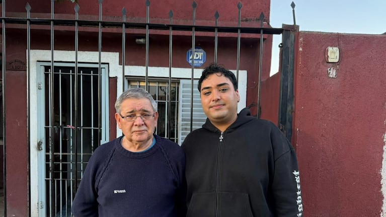 Cobró la jubilación, pidió un auto por una app y el chofer le robó todo