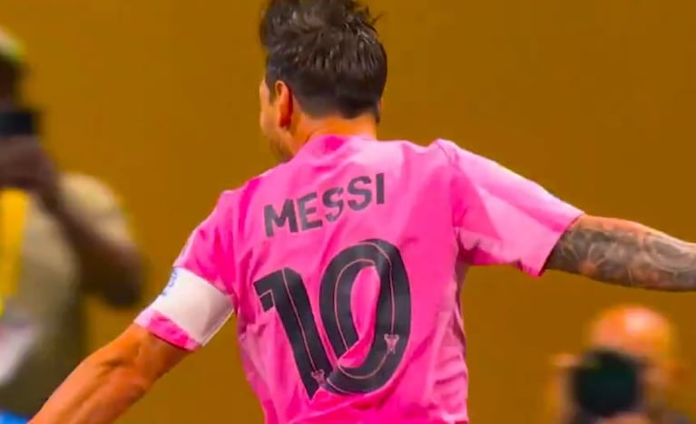 El golazo de tiro libre de Messi ante el Porto por el Mundial de Clubes
