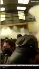 Avalancha humana en una asamblea estudiantil en Bolivia