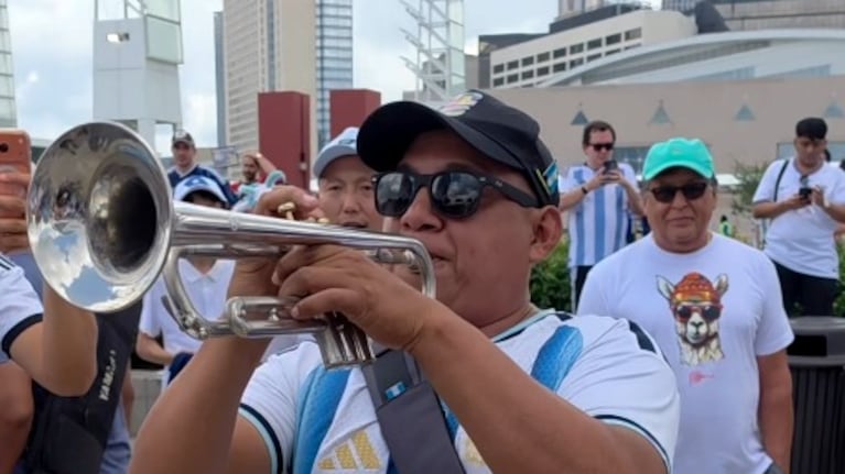 Mundial 2026: empezó a tocar la trompeta y armó una fiesta
