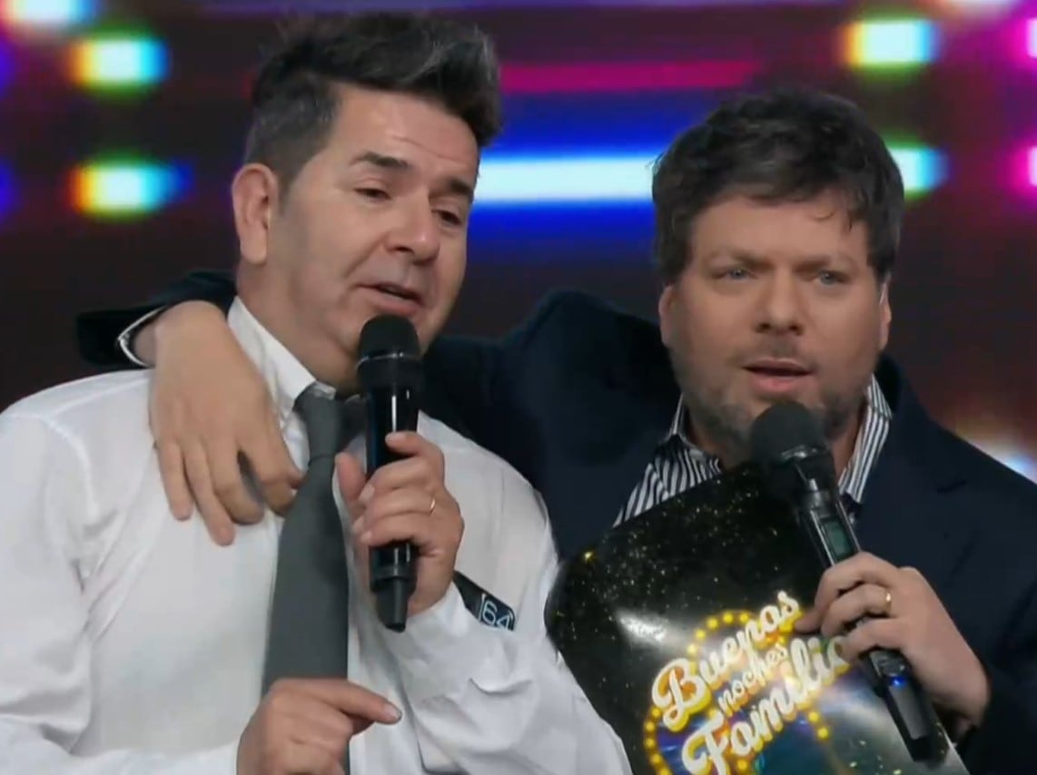 El colectivero cantante cayó a Buenas Noches Familia con una hinchada de pasajeros