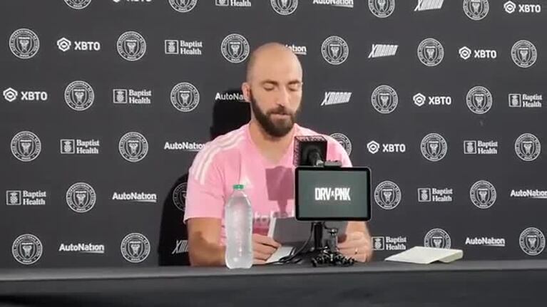 El Pipita Higuaín anunció su retiro