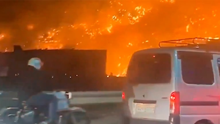 Impresionante incendio en uno de los basurales más grandes del mundo: evacuados y temor por el humo tóxico
