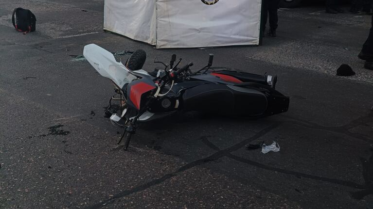 El grave estado de salud de la acompañante del motociclista fallecido en General Paz