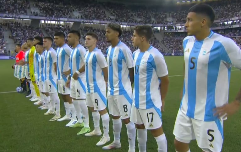 Silbidos franceses durante todo el himno argentino en la previa del partido por los Juegos Olímpicos