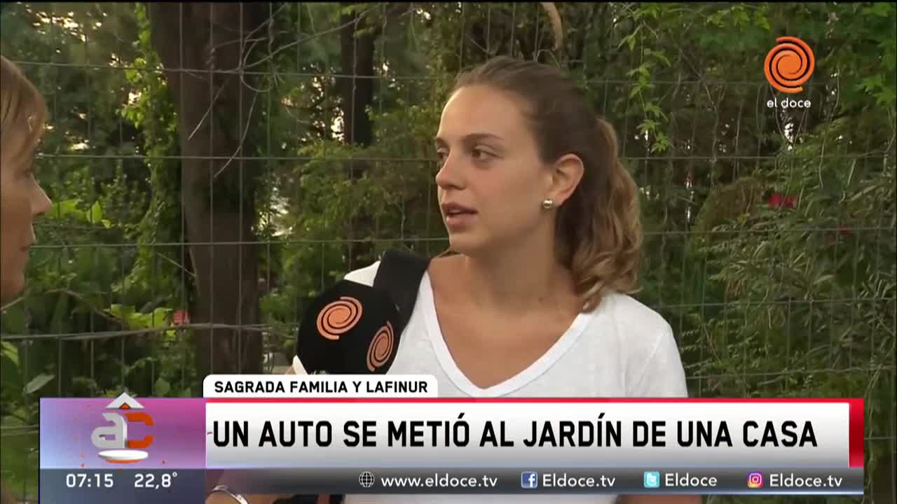 Se durmió y terminó adentro de un jardín