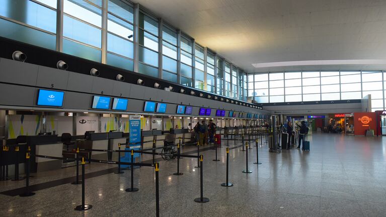 El paro de controladores aéreos también afecta a Córdoba: hay vuelos demorados y cancelados