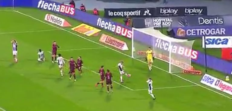 Cristaldo tuvo el primero, pero Talleres no logró abrir el partido