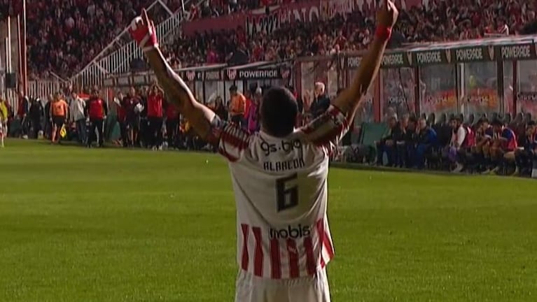Alarcón la desvió y puso el 2 a 0 de Instituto ante Talleres