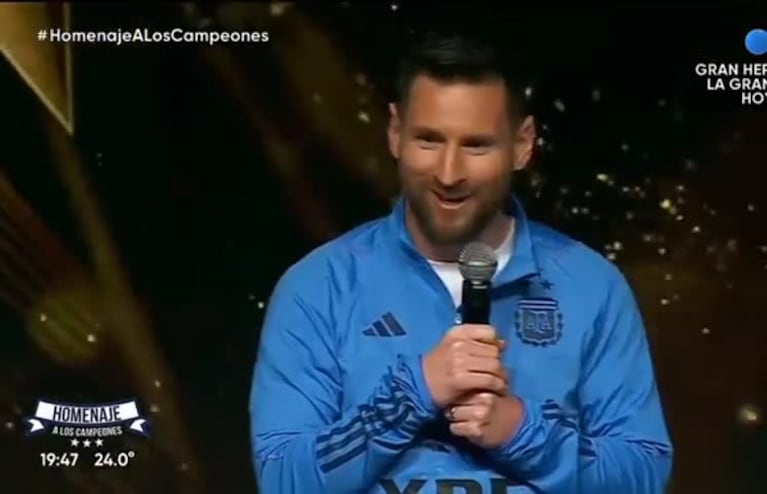 Messi dijo “fulbo” e hizo reír a toda la Scaloneta