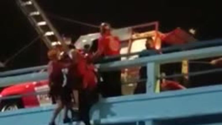 El rescate de un hombre que cayó al río Suquía
