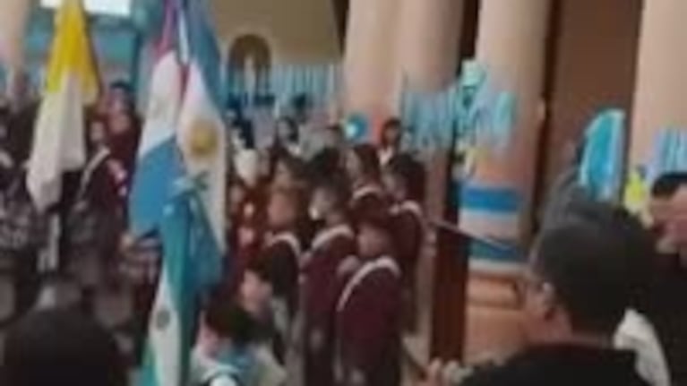 El himno con lenguaje de señas