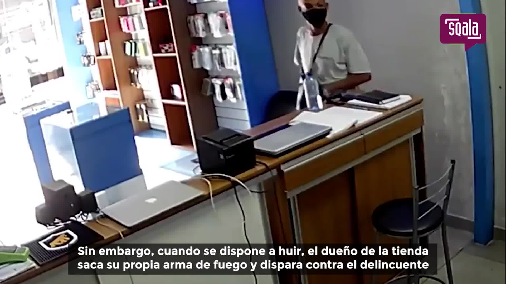 Un ladrón robó un negocio de celulares y el comerciante le pegó tres tiros 