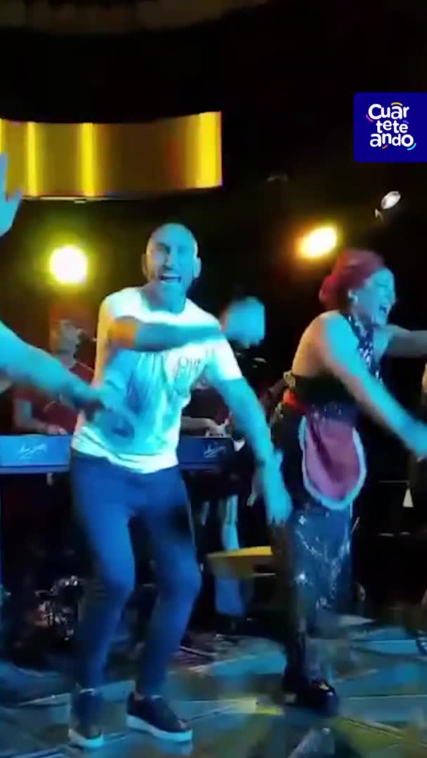 El Cholo Guiñazú se animó a bailar cuarteto en el Museo Bar