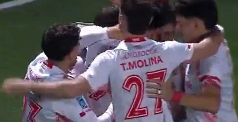 Andrés Gariano revisó el VAR y anuló el un gol de Argentinos Juniors sobre Belgrano