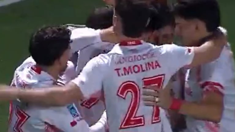 Andrés Gariano revisó el VAR y anuló el un gol de Argentinos Juniors sobre Belgrano