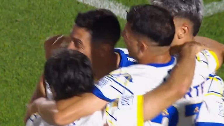 Tras un polémico penal, Di María le da la ventaja a Rosario Central frente a Instituto en Alta Córdoba