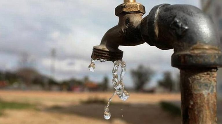 "Se sufre un montón": el desesperado reclamo de los vecinos por los cortes de agua en La Calera
