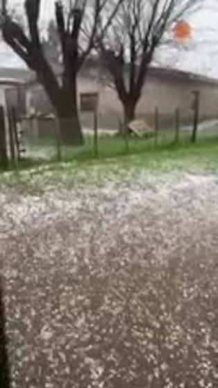 Brusco cambio de tiempo: así fue la fuerte caída de granizo sorprendió a una localidad de Córdoba