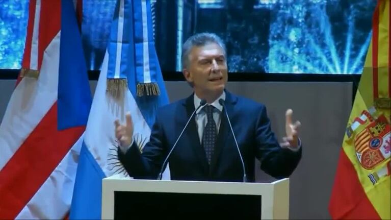 "Imaginemos si acá hablásemos argentino"