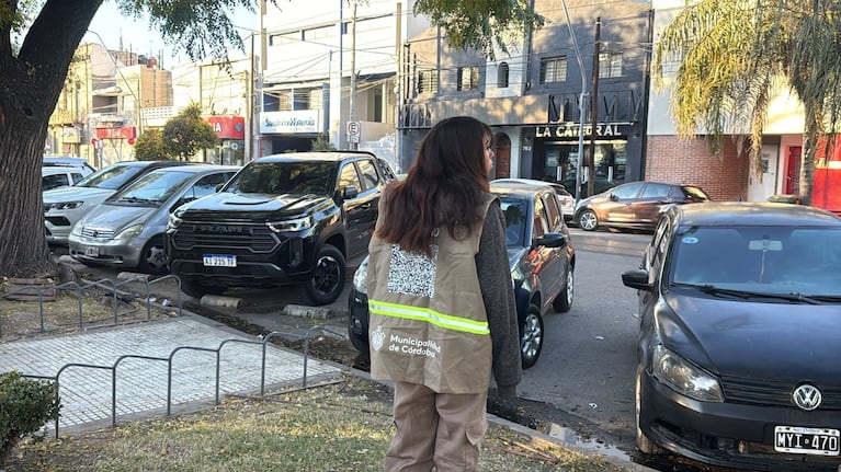 Constatadores: los inconvenientes de los exceptuados al nuevo sistema de estacionamiento