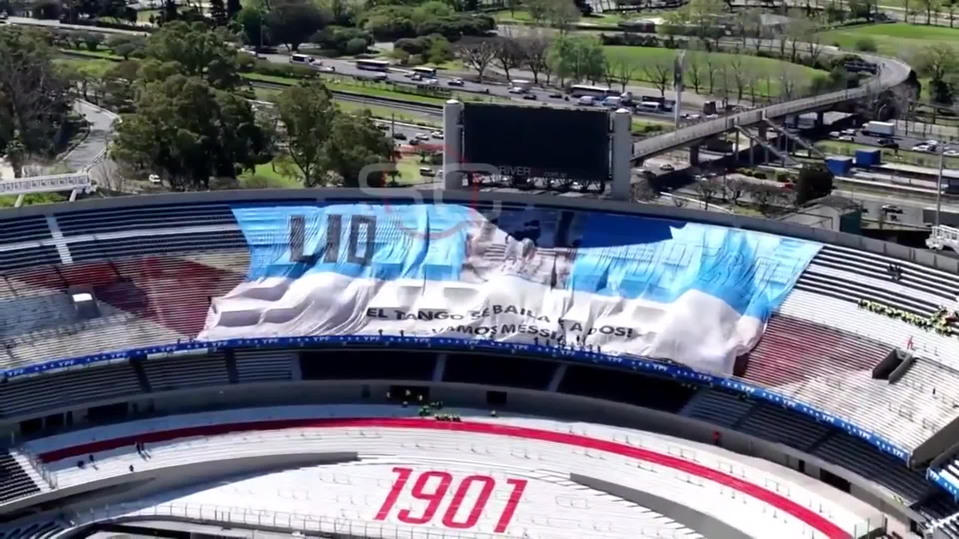 La bandera con la que recibirán a Messi en el Monumental