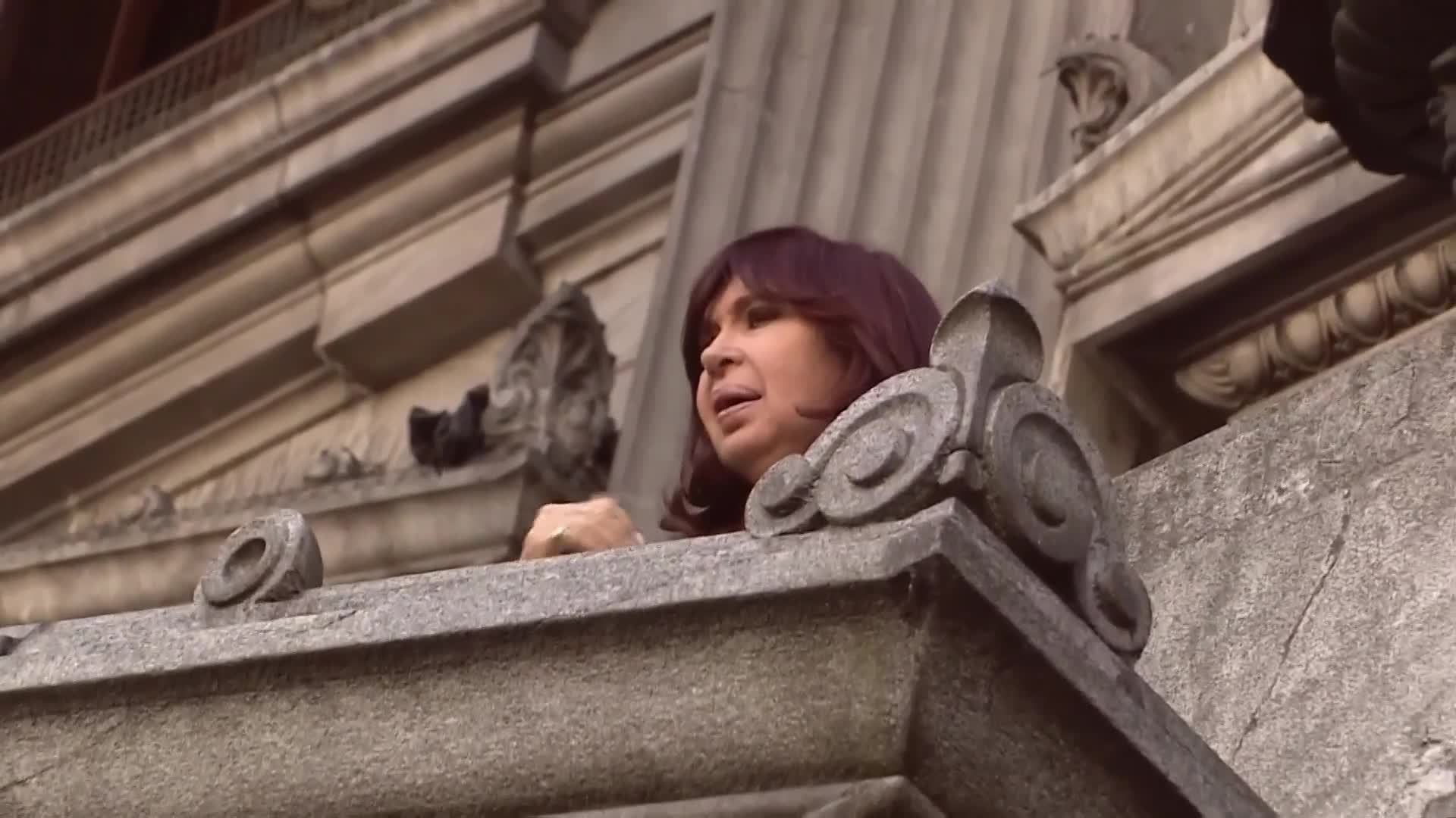 Cristina Kirchner bailó desde el balcón