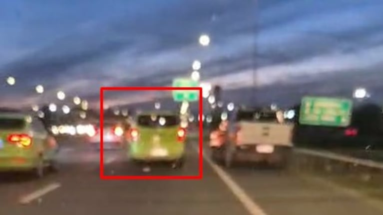 Ataque del conductor a un policía de la Caminera: un testigo dijo que fue “de película”