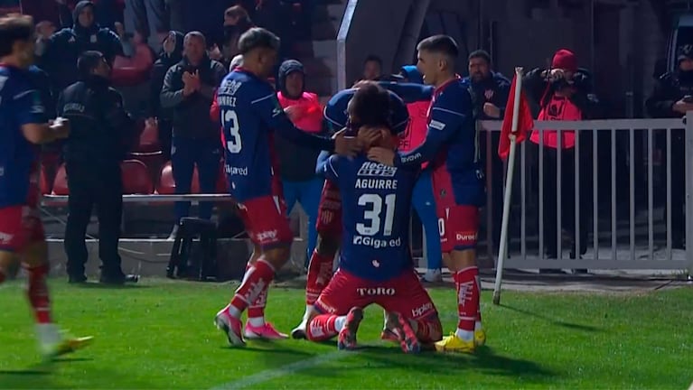 El gol de Aguirre para el 3 a 1 de Unión de Santa Fe ante Instituto