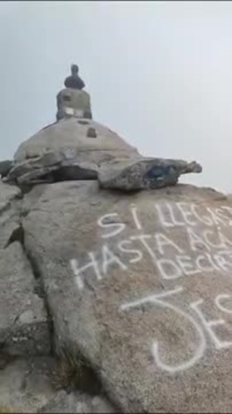 Indignación por el vandalismo en el Cerro Champaquí