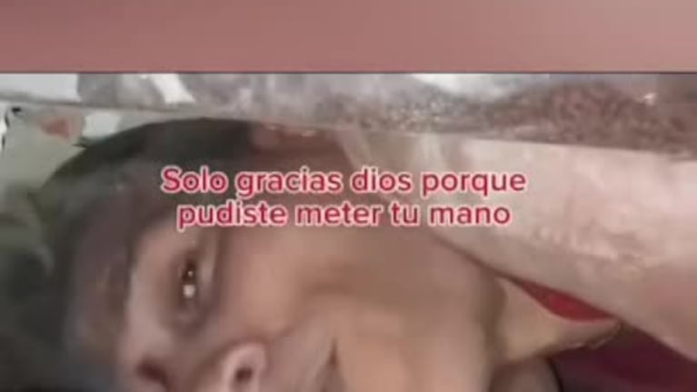 El desgarrador video de una pareja que estuvo 17 horas atrapada bajo los escombros en Venezuela