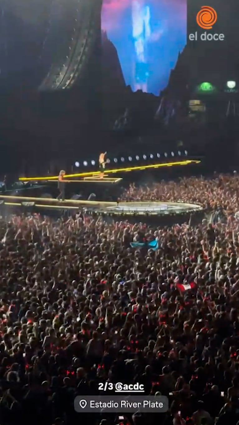 Locura por AC/DC bajo la lluvia en River