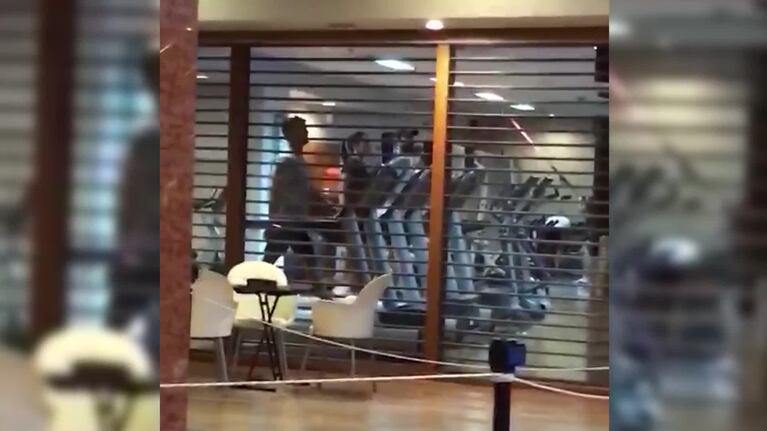 Ricky Martin en el gimnasio del hotel en Córdoba