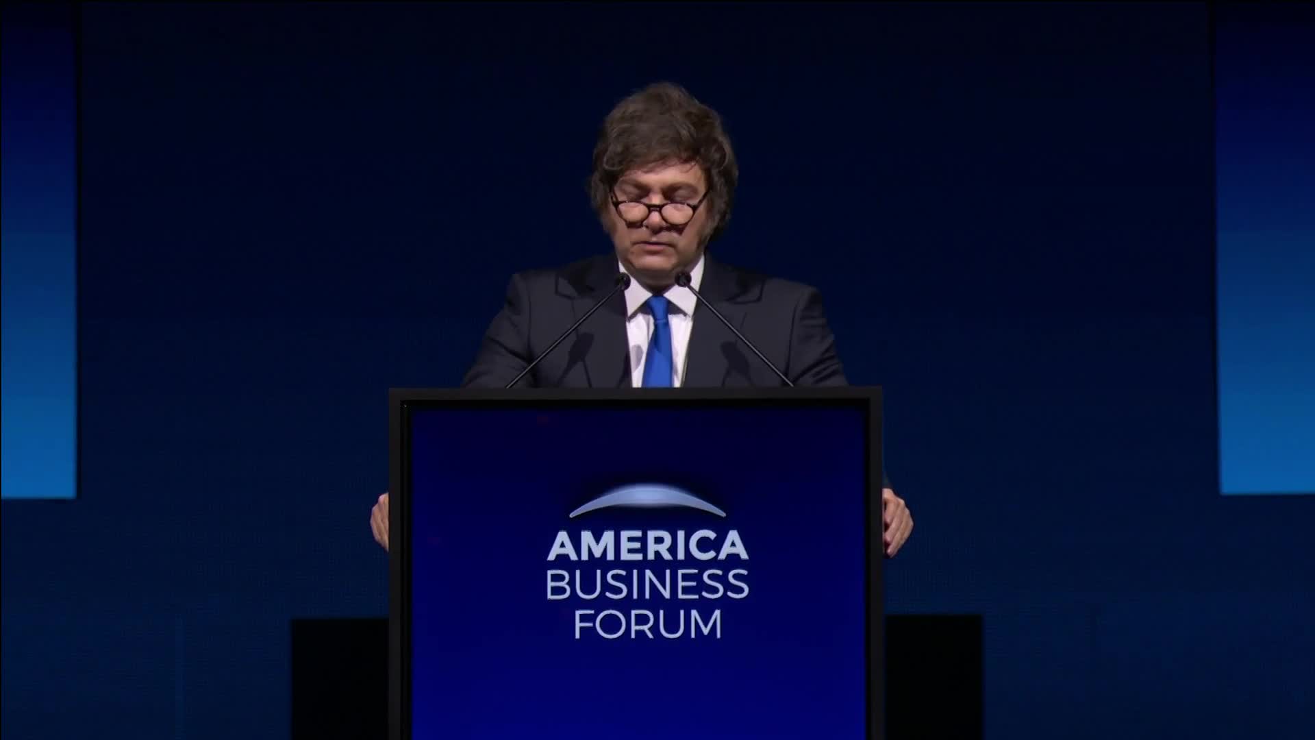 Javier Milei y su saludo a Lionel Messi: "Es la prueba de que a veces yo también puedo felicitar a un zurdo"