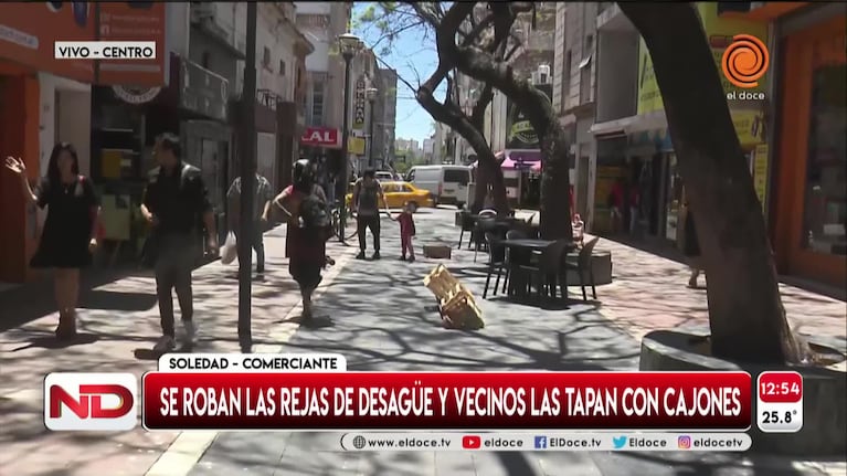 Robaron tapas de desagües en la peatonal de Córdoba