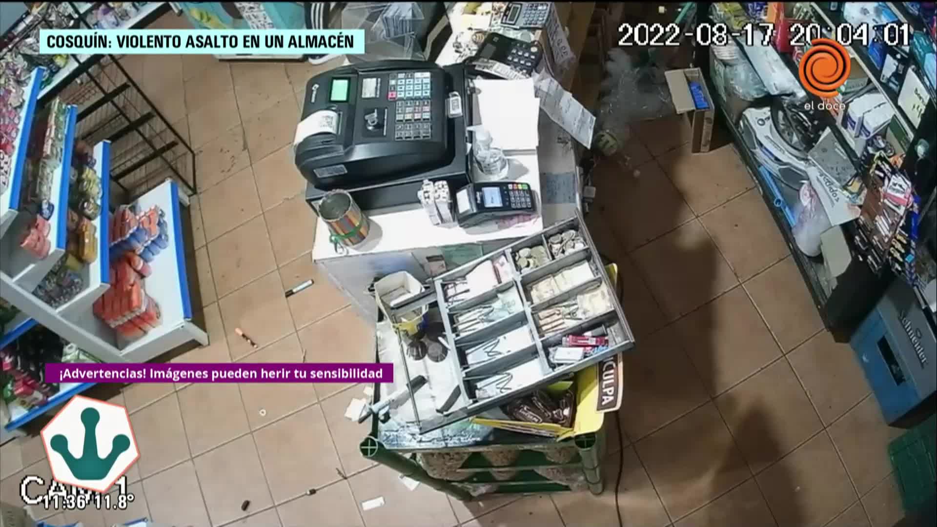 A punta de pistola, robó en un almacén de Cosquín