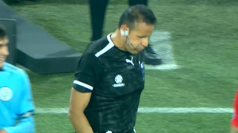 El polémico gol anulado a Belgrano ante Atlético Paranaense