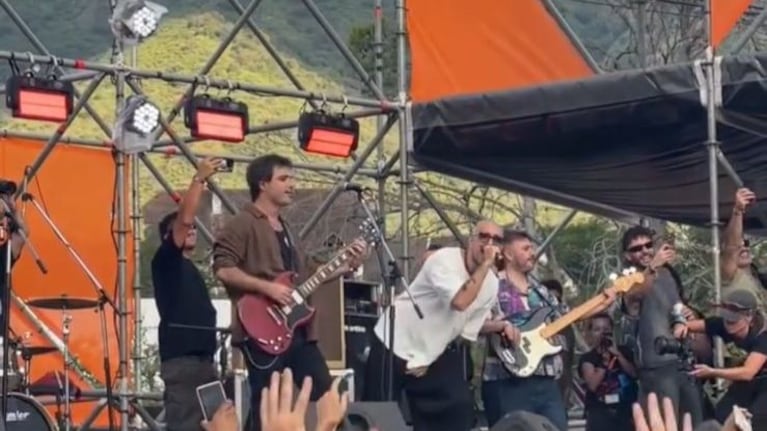 Abel Pintos cantó Ji ji ji en el Cosquín Rock