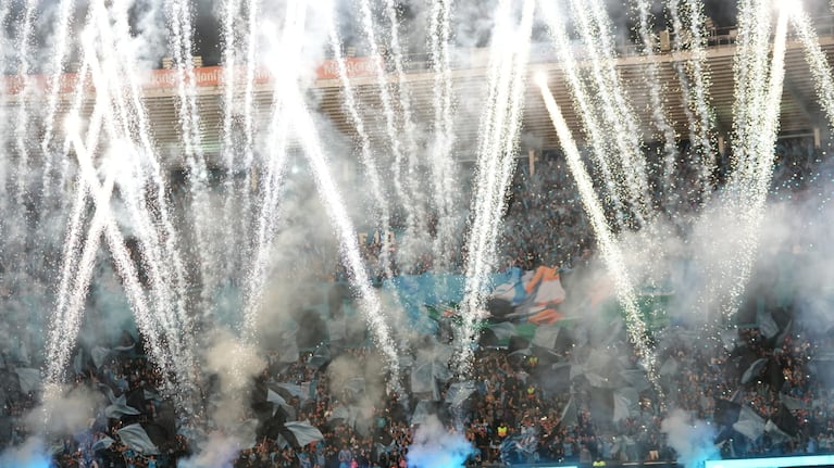 El impactante recibimiento para Belgrano-River en un Kempes con dos hinchadas