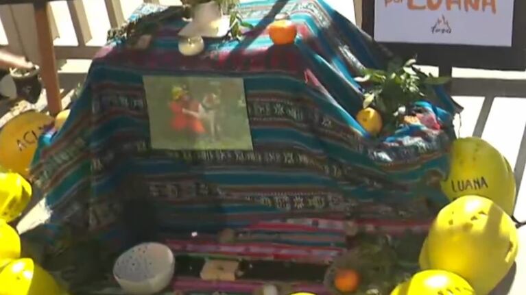Brigadistas hicieron un altar por Luana en el inicio del juicio contra Diego Concha